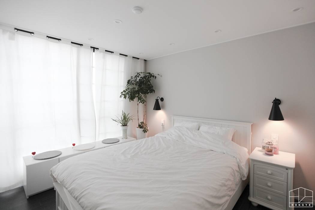 블랙&화이트 모던한 분위기의 평촌 초원2단지대림 아파트 32py , 홍예디자인 홍예디자인 모던스타일 침실
