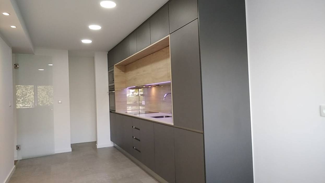 Paivas - Seixal Viver com prazer by C EVOLUTIO LDA., C evolutio Lda C evolutio Lda Unit dapur