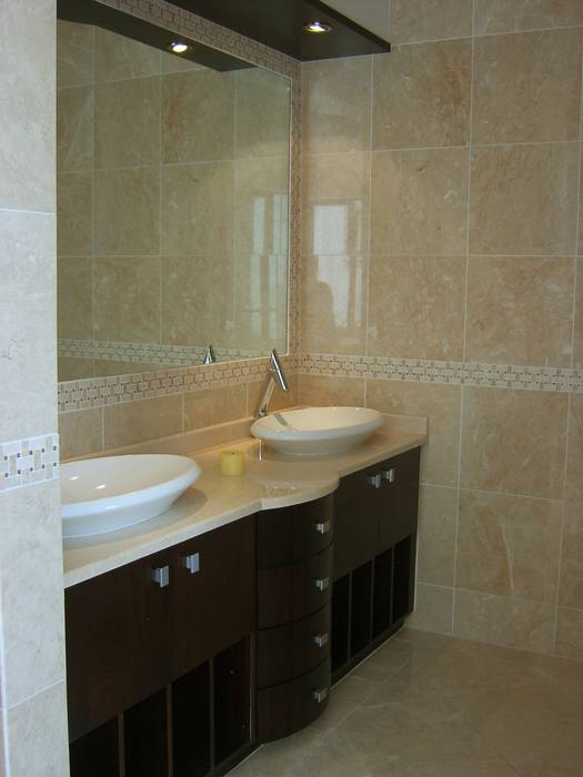 Bathroom at new home building at Blue Valley Golf Estate Metallica Steel Innovators Classic style bathroom Granite