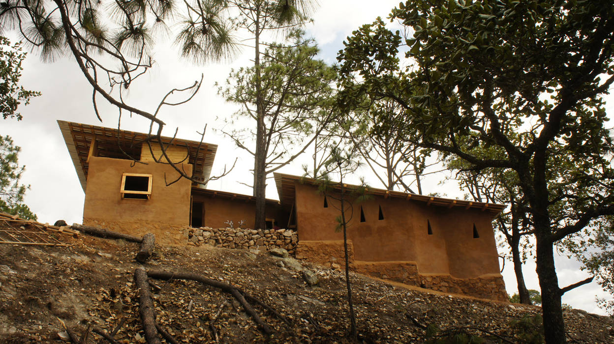 Centro Comunitario Wixarika La Cebolleta, Jalisco, Juan Carlos Loyo Arquitectura Juan Carlos Loyo Arquitectura منزل ريفي