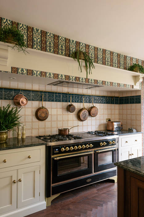 The House of Hackney Kitchen by deVOL deVOL Kitchens Kitchen Solid Wood Multicolored range cooker,bespoke,bold,patterns,oven,cooker run