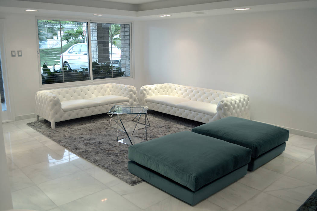 Puerto Banus , Design Group Latinamerica Design Group Latinamerica Modern Living Room Sofas & armchairs