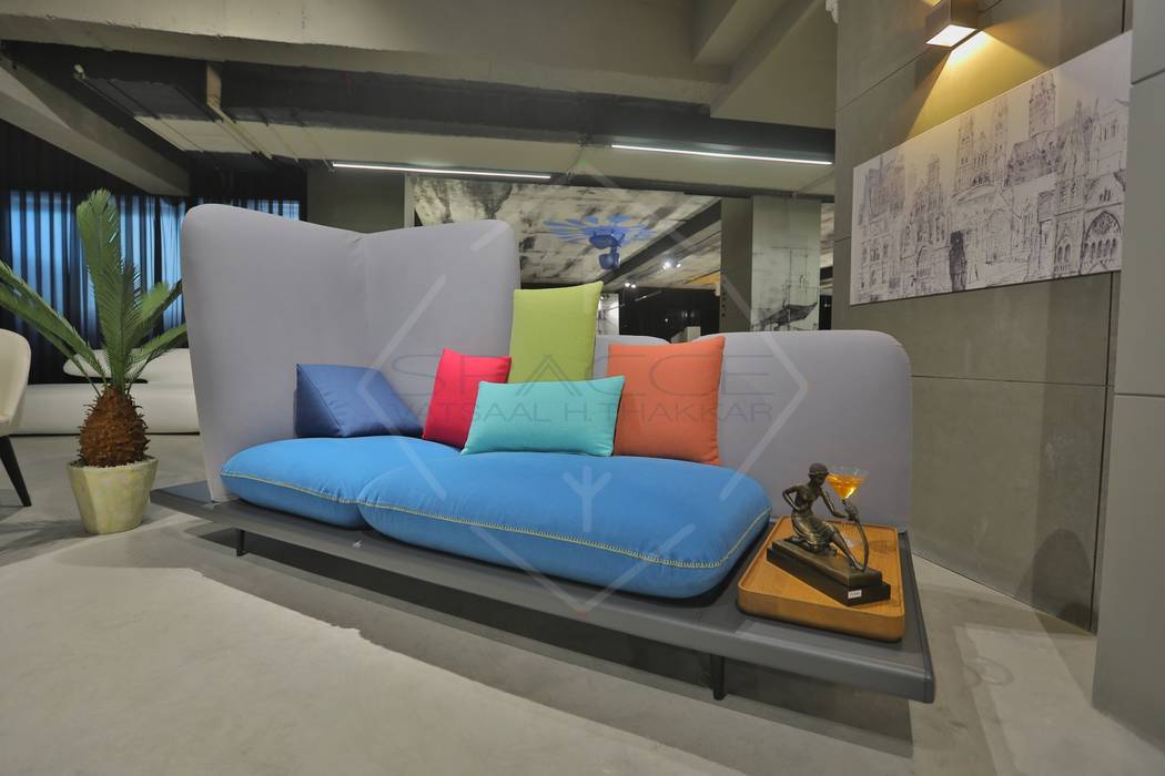 Premium italian furniture showroom, SPACCE INTERIORS SPACCE INTERIORS Commercial spaces Commercial Spaces