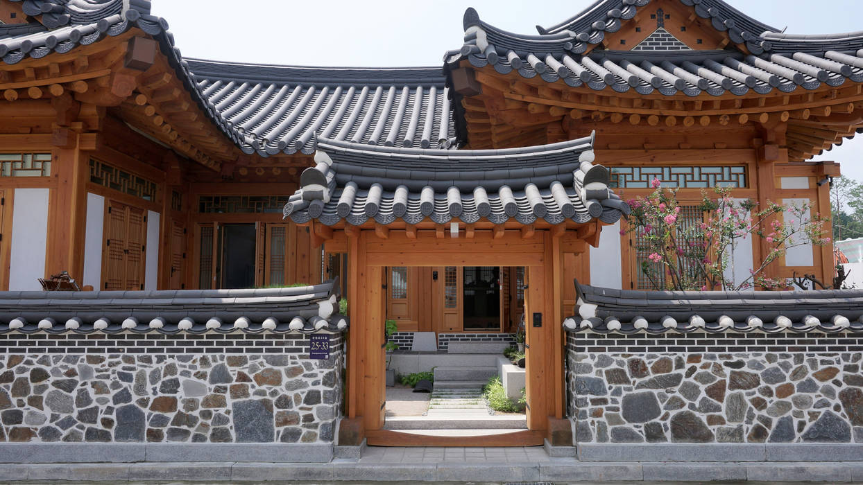 homify Asian style houses