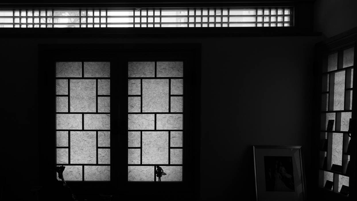 homify Asian style window and door