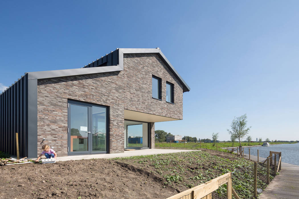 drie generaties woning | Nieuwkoop, JADE architecten JADE architecten Villas