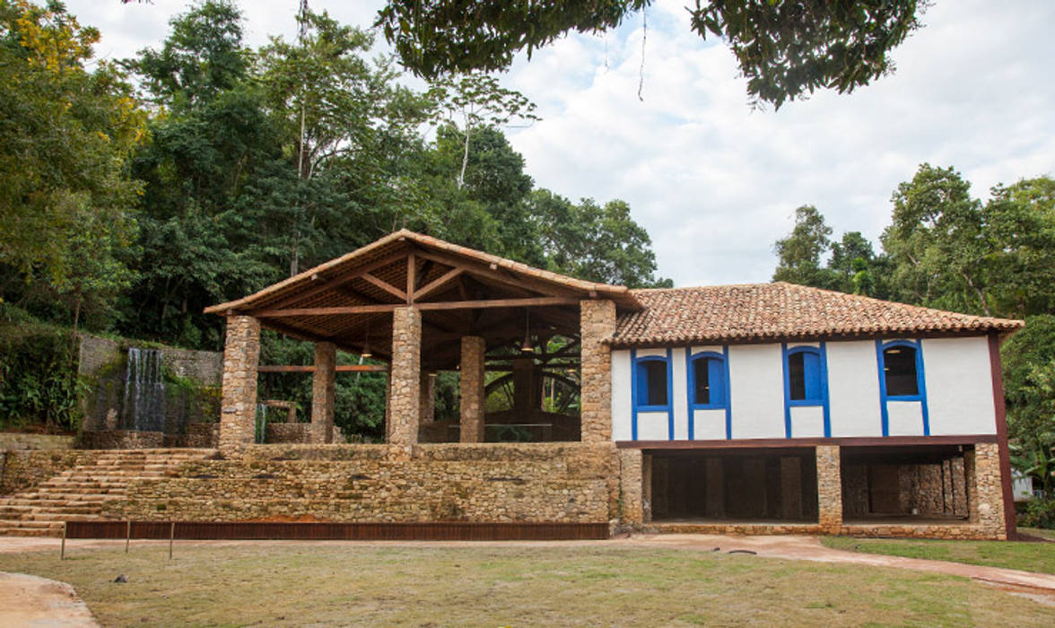 Reserva Florestal e Fazenda Bananal - Paraty - RJ, Flavia Machado Arquitetura Flavia Machado Arquitetura Powierzchnie handlowe Cegły Muzea