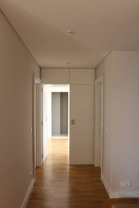 Apartamento Costa Cabral | P2015.604, ARCHÉ ARCHÉ ระเบียงและโถงทางเดิน