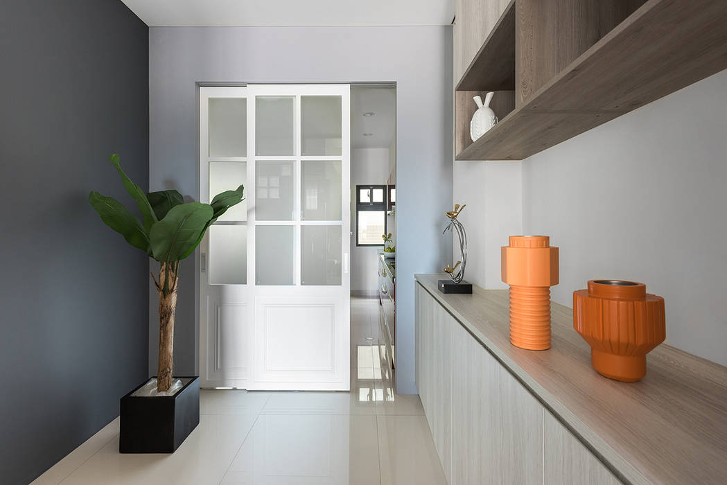 homify Corredores, halls e escadas modernos