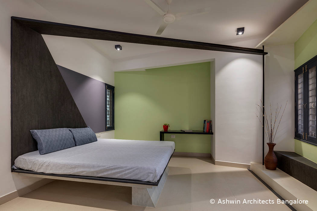 50×80 House South West Corner | Inspiring Elevation Design, Interiors | Lincon’s Villa, Ashwin Architects In Bangalore Ashwin Architects In Bangalore ห้องนอน