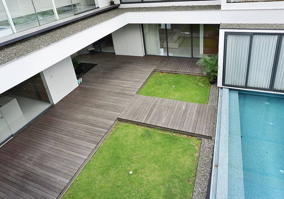 homify Modern pool