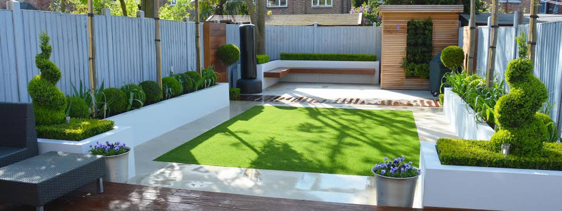Minimalist Garden: Amazing relaxing space that you will fall in love with, Landscaper in London Landscaper in London Taman Modern