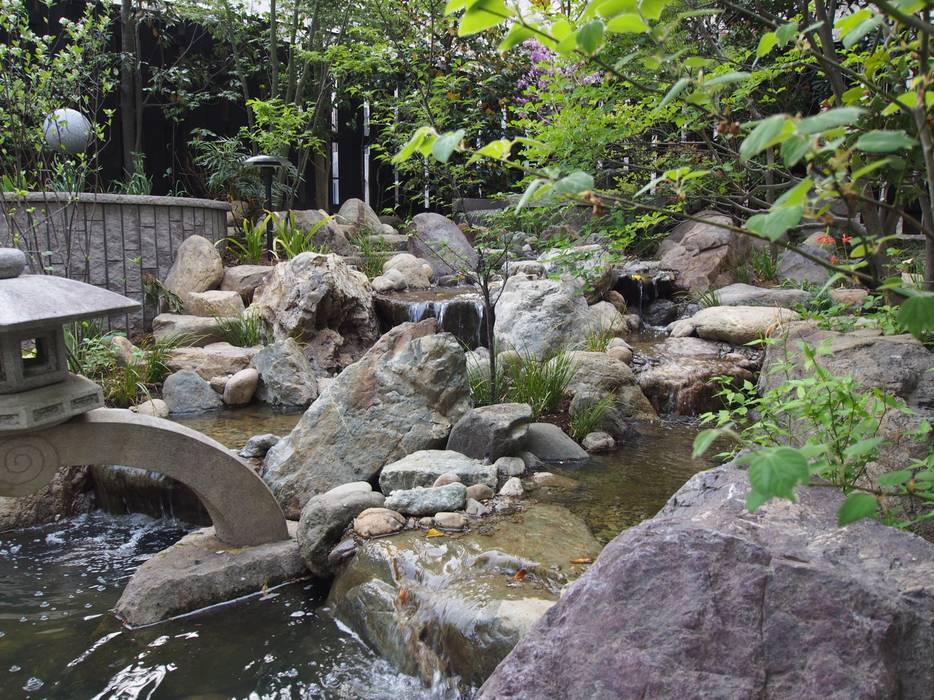 池 流れ 自然風 庭園, 空間工房 欅 空間工房 欅 Garden Pond Stone