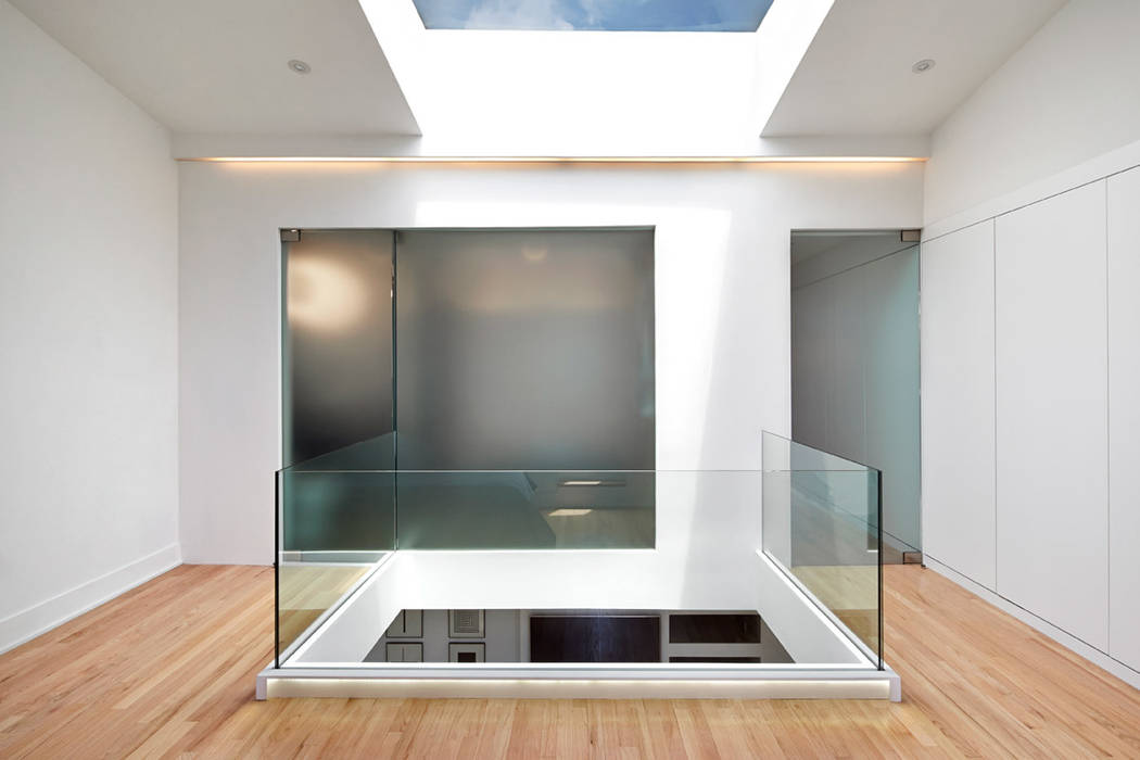 Sky Loft, KUBE architecture KUBE architecture Ingresso, Corridoio & Scale in stile moderno