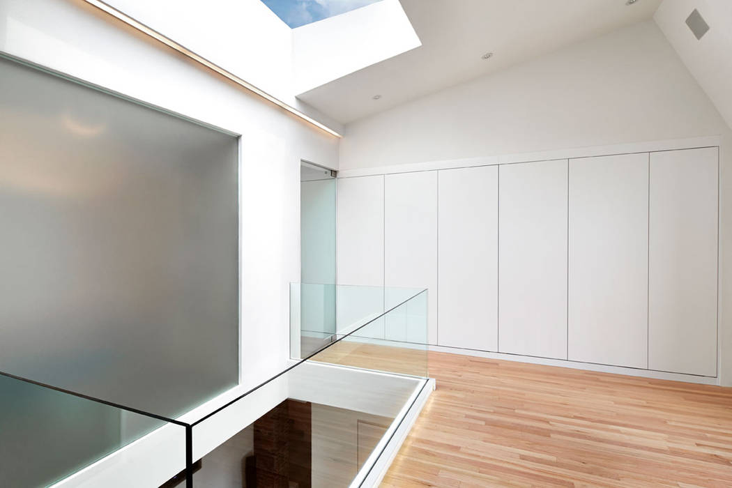 Sky Loft, KUBE architecture KUBE architecture Modern Corridor, Hallway and Staircase