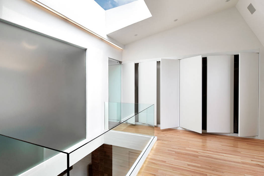 Sky Loft, KUBE architecture KUBE architecture Modern Corridor, Hallway and Staircase