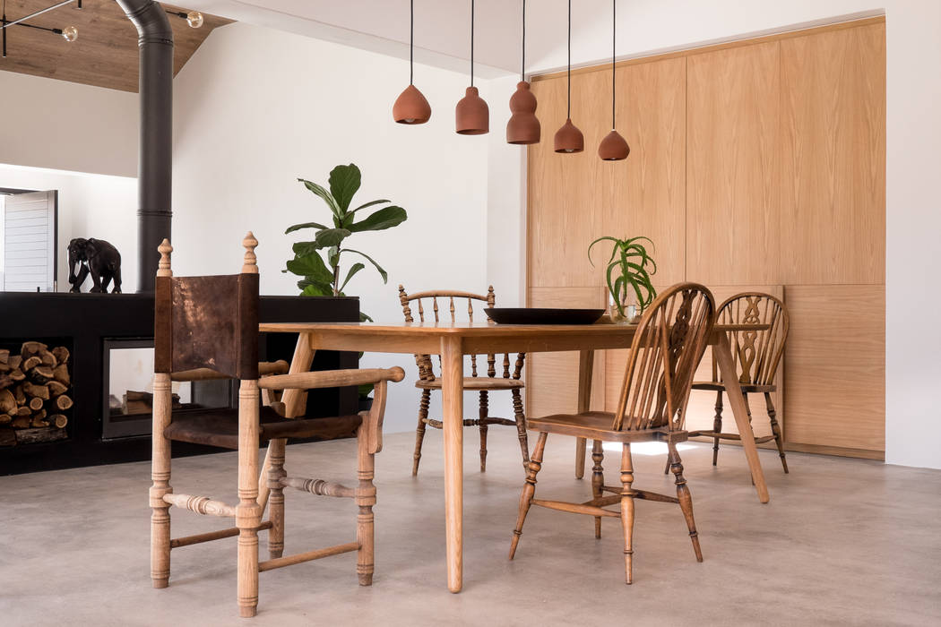 Project: Volstruis Ave, Yzerfontein, de Beyer Design Studio de Beyer Design Studio Eclectic style dining room