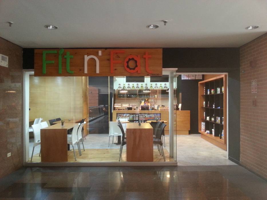 Fit n' Fat - Cafetería. C.C. Plaza las Américas, MARATEA estudio MARATEA estudio مساحات تجارية زجاج مطاعم