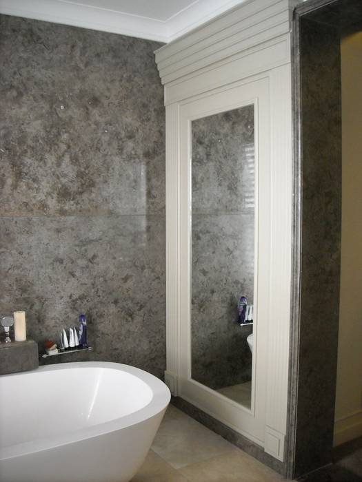 Main Bathroom marble wall cladding & mirror CKW Lifestyle Associates PTY Ltd Eclectic style bathroom Wood Wood effect