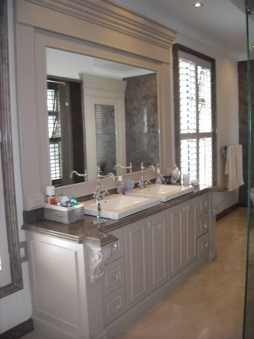 Main Bathroom Vanity Unit & Mirror CKW Lifestyle Associates PTY Ltd Eclectic style bathroom Wood Wood effect