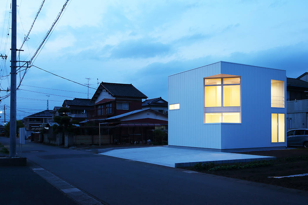 side, *studio LOOP 建築設計事務所 *studio LOOP 建築設計事務所 Modern houses