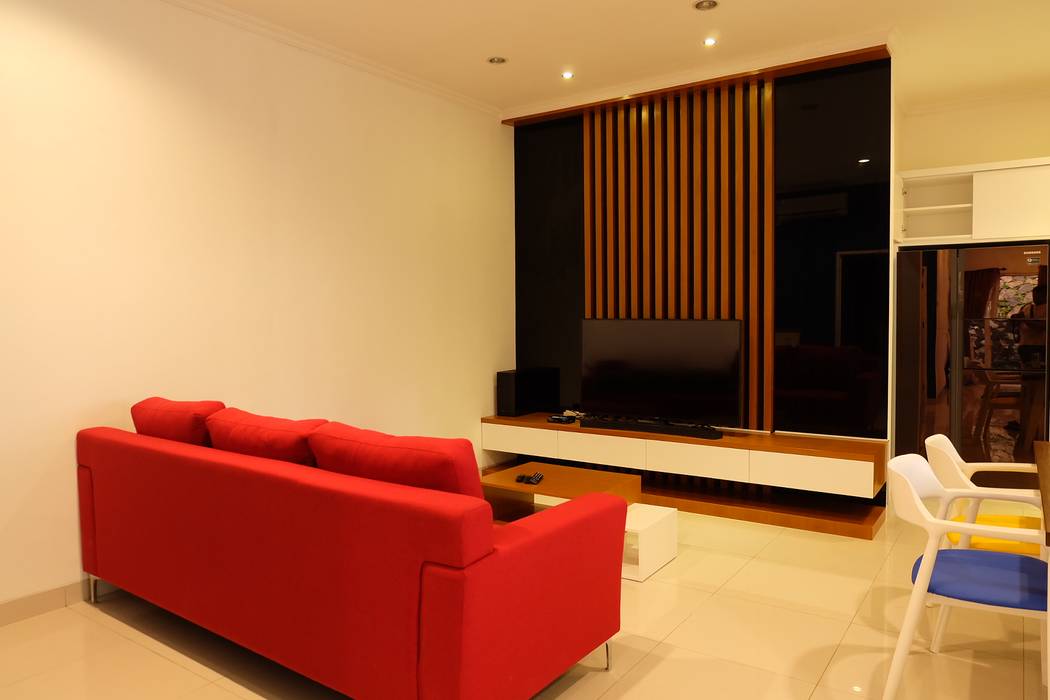 homify Modern Living Room Wood Wood effect TV stands & cabinets