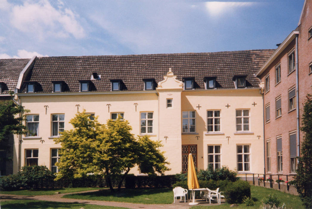 Verbouwing en restauratie Klooster Zusters onder de Bogen, Maastricht, Verheij Architect Verheij Architect 상업공간 클리닉