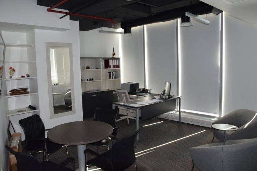 OFICINAS SIXMANAGER, ATELIER3 ATELIER3 Espacios comerciales Oficinas y Comercios