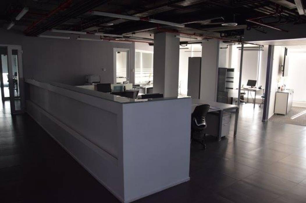 OFICINAS SIXMANAGER, ATELIER3 ATELIER3 Espacios comerciales Oficinas y Comercios