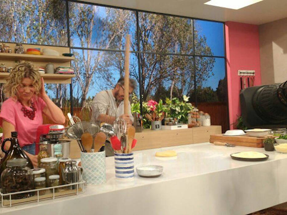 Prueba a la Resistencia en el programa Cocinando para Vos de America TV (2017) Technistone Argentina Cocinas minimalistas Cuarzo mesadas de cuarzo,mesadas,mesada,mesadas de cocina,mesadas modernas,cocinas modernas,cocinas integrales,Mesadas de cocina