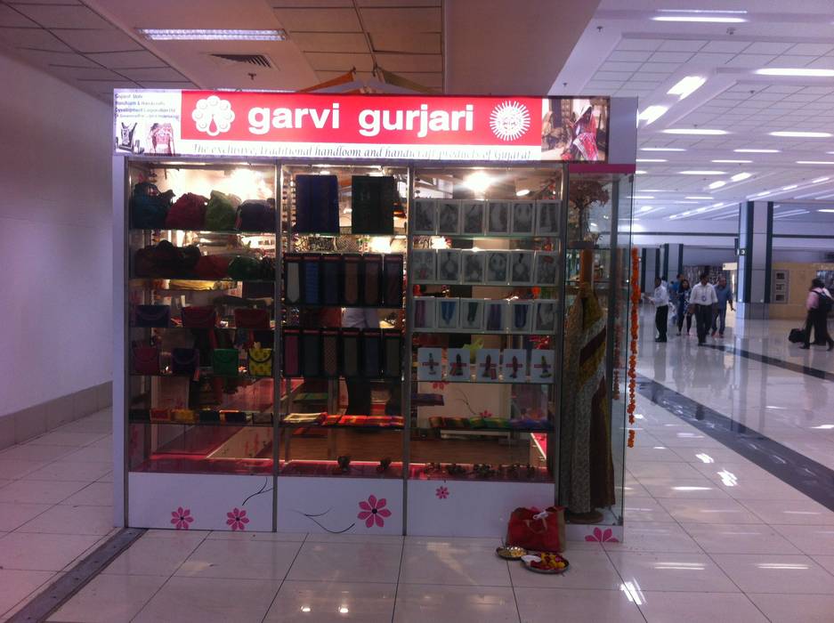 Gurjari Art & Craft Showroom Emporium , Designclick Designclick Commercial spaces Airports