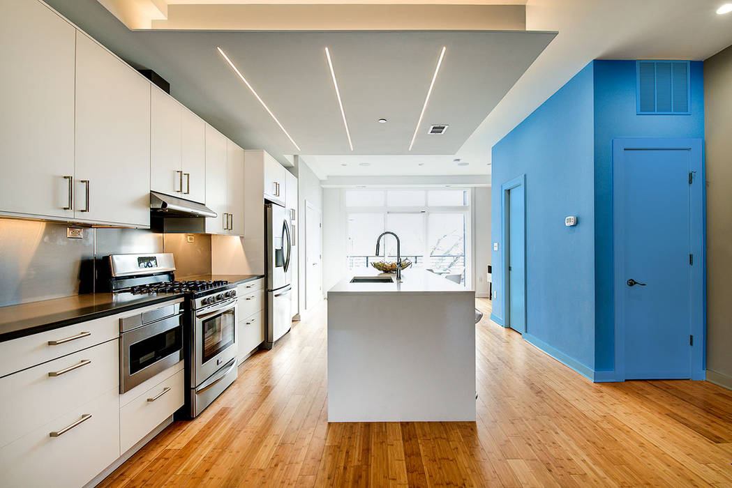 Divis Condo, KUBE architecture KUBE architecture Modern kitchen