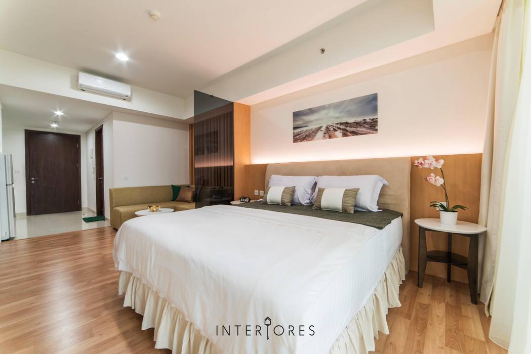 Sleeping Area INTERIORES - Interior Consultant & Build Kamar Tidur Minimalis Parket Multicolored