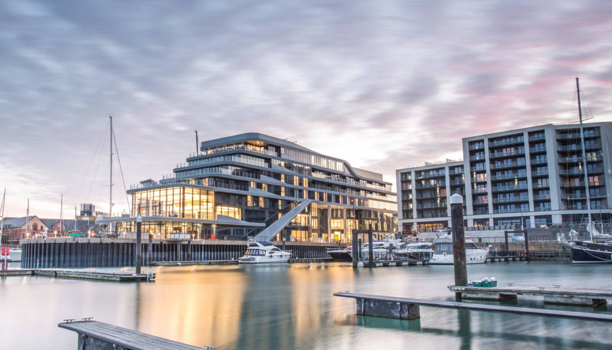 Ocean Village Hotel Southampton, Larforma Larforma Espacios comerciales Derivados de madera Transparente Hoteles