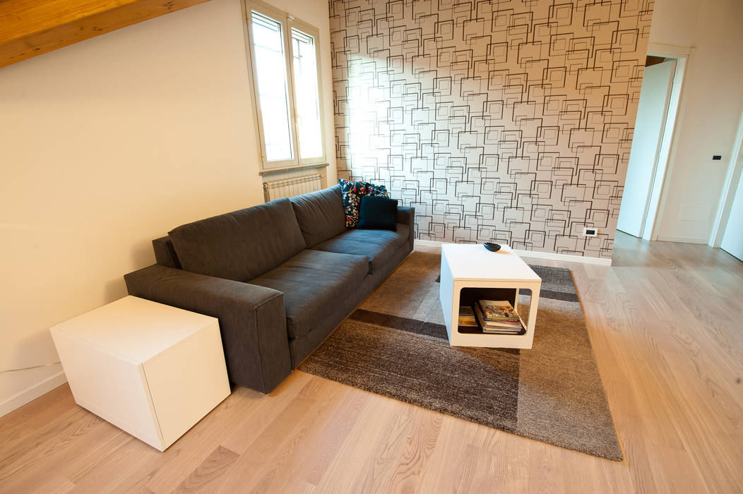 La mansarda di Stefano e Valentina, Annalisa Carli Annalisa Carli Modern Living Room Wood Wood effect