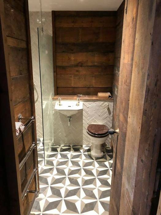 Bathroom Building With Frames Colonial style bathroom Tiles
