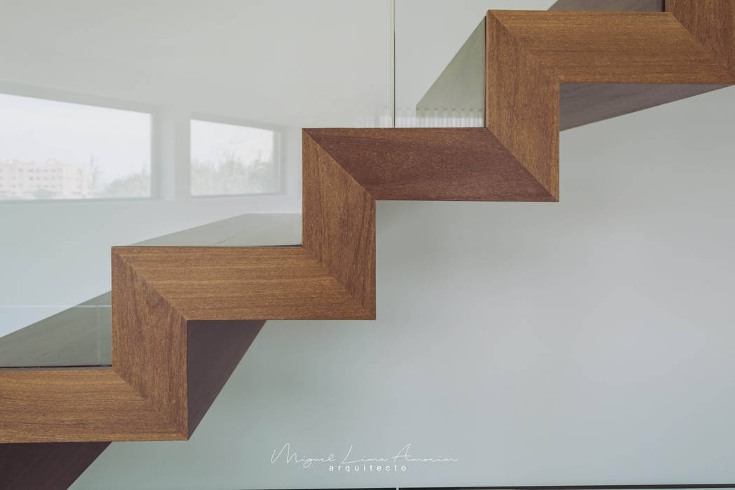 moradia LC, miguel lima amorim - arquitecto - arquimla miguel lima amorim - arquitecto - arquimla Stairs