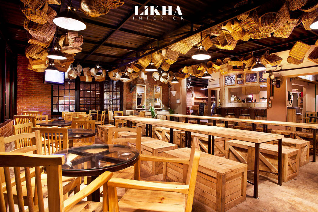 PASAR CISANGKUY - Design & Build, Likha Interior Likha Interior Gastronomy Plywood Wood effect