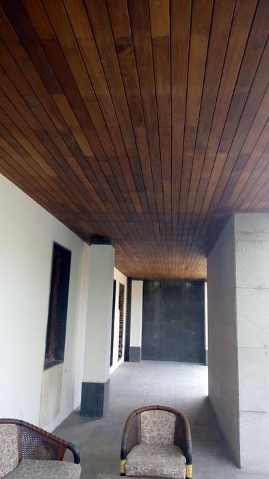 IPE Cladding, Opulo India Opulo India Pasillos, halls y escaleras rurales Madera Acabado en madera