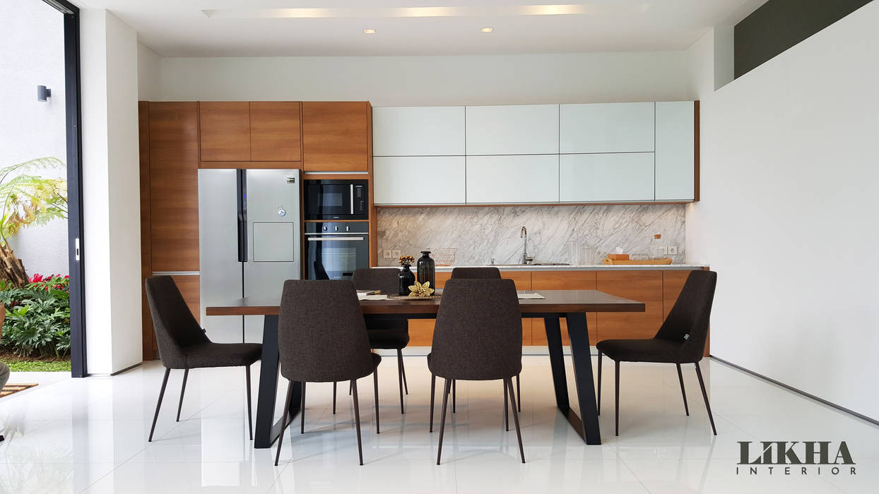 Hunian Nyaman dan Alami Setiabudi Regency, Likha Interior Likha Interior Built-in kitchens Plywood