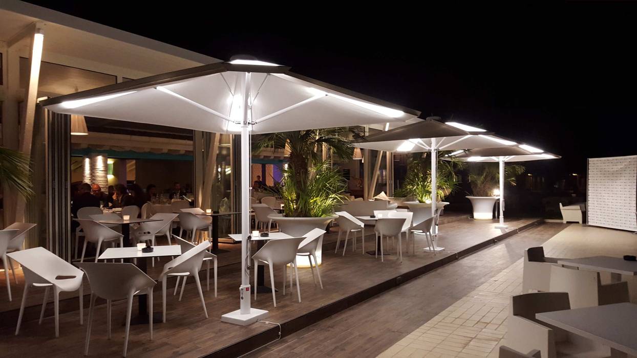 Parasols, Atria Designs Inc. Atria Designs Inc. بلكونة أو شرفة اكسسوارات وديكورات