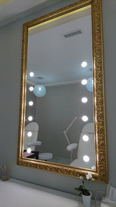 Specchio linea MF Unica su misura Unica by Cantoni Spazi commerciali specchio con luce,specchio salone,specchio con cornice,Negozi & Locali Commerciali