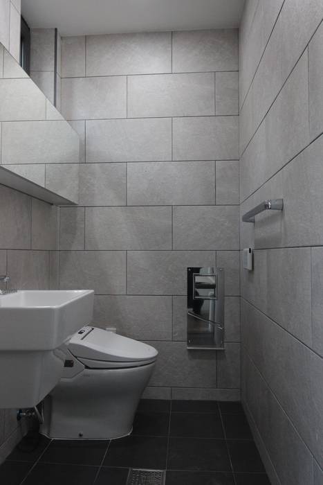 지산발트하우스 34호, 인문학적인집짓기 인문학적인집짓기 Modern Bathroom