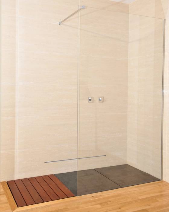 Box Doccia Parete Fissa "Walk-In", SILVERPLAT SILVERPLAT Modern bathroom Bathtubs & showers
