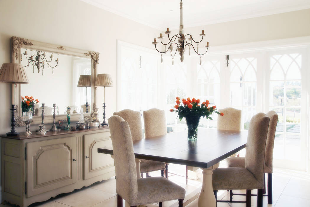 homify Classic style dining room