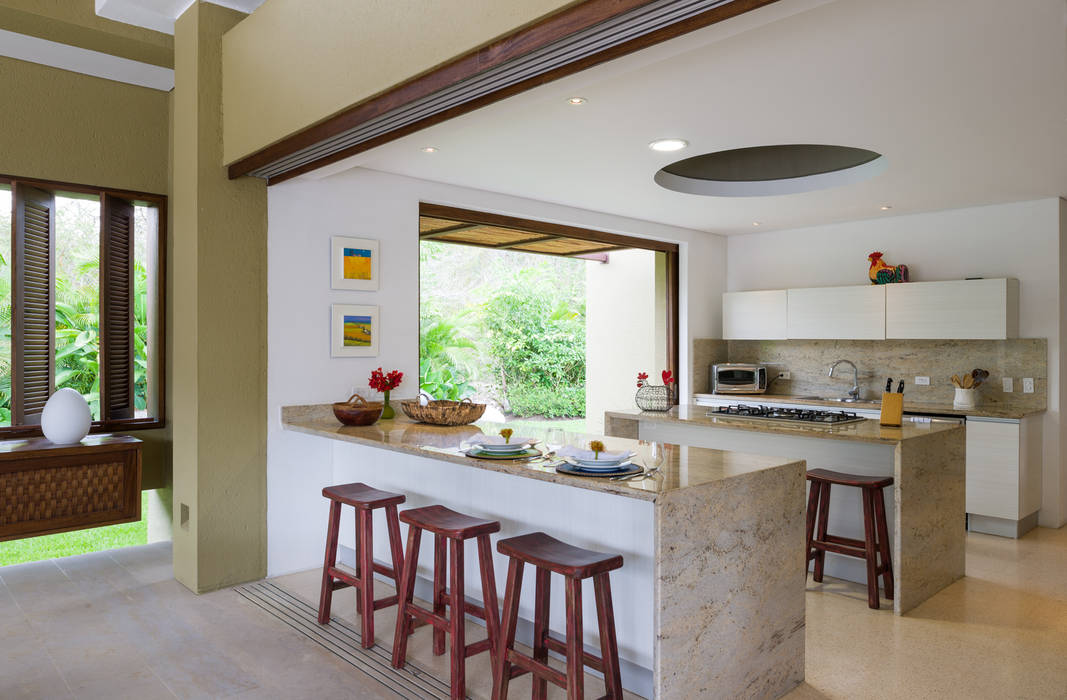 Casa Mesa de Yeguas, NOAH Proyectos SAS NOAH Proyectos SAS Built-in kitchens Marble