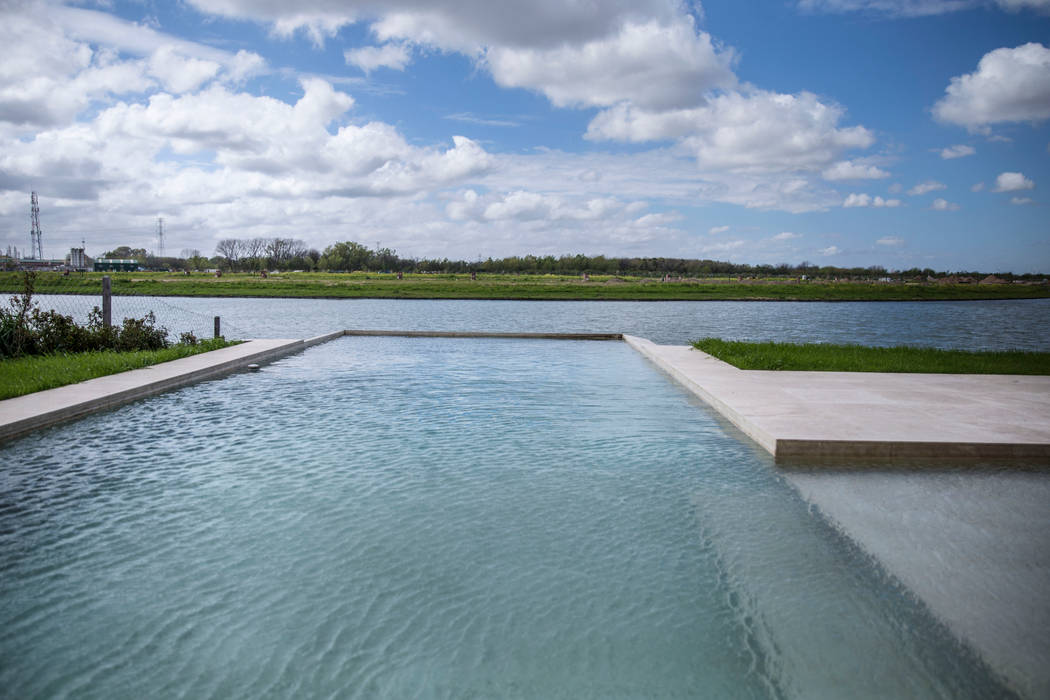 Estilo Moderno, CIBA ARQUITECTURA CIBA ARQUITECTURA Giardino con piscina