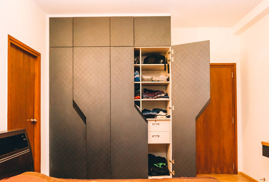 Designer Bedroom Wardrobes - Origami Spaces(Origamispaces.com) homify Modern style bedroom interior design,home design,kitchen design,modular kitchen,home decor,wall decor,interior designer,interior,interiors,home furnishings,bedroom designer,modular kitchen cost