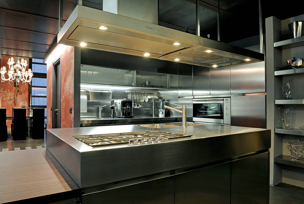 The Italian loft by Vemworks, Vemworks llc Vemworks llc Built-in kitchens آئرن / اسٹیل