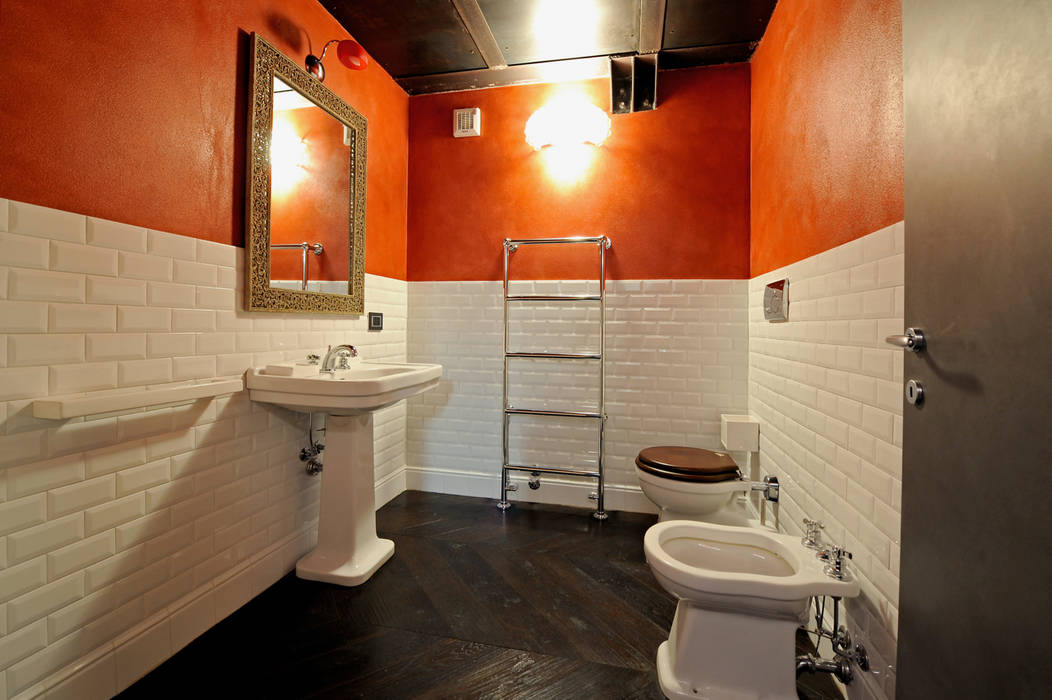 The Italian loft by Vemworks, Vemworks llc Vemworks llc Industrial style bathroom Tiles